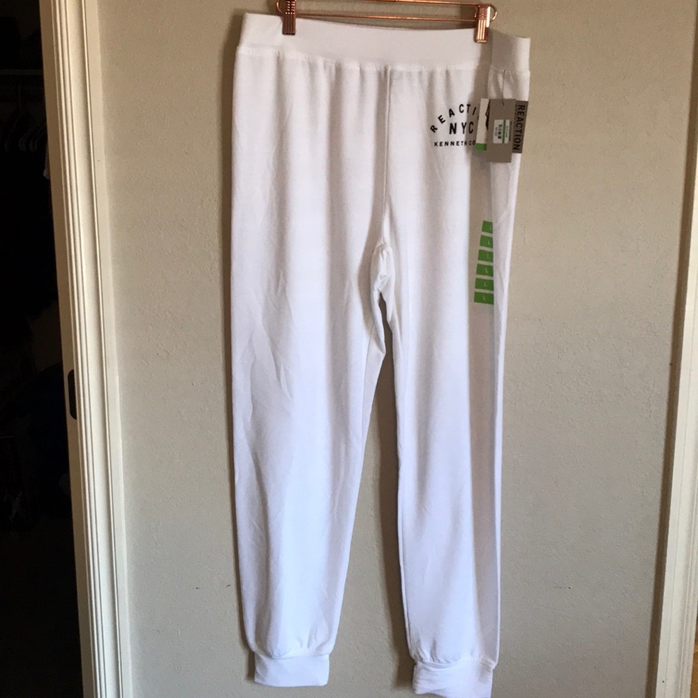 Kenneth Cole Reaction White Jersey joggers